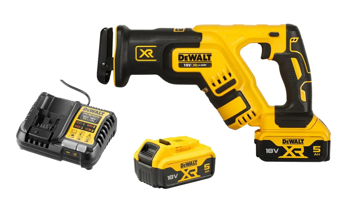 Kit DeWalt DCS367P2 : scie sabre compacte, deux batteries XR 18 V 5 Ah, chargeur et coffret TSTAK